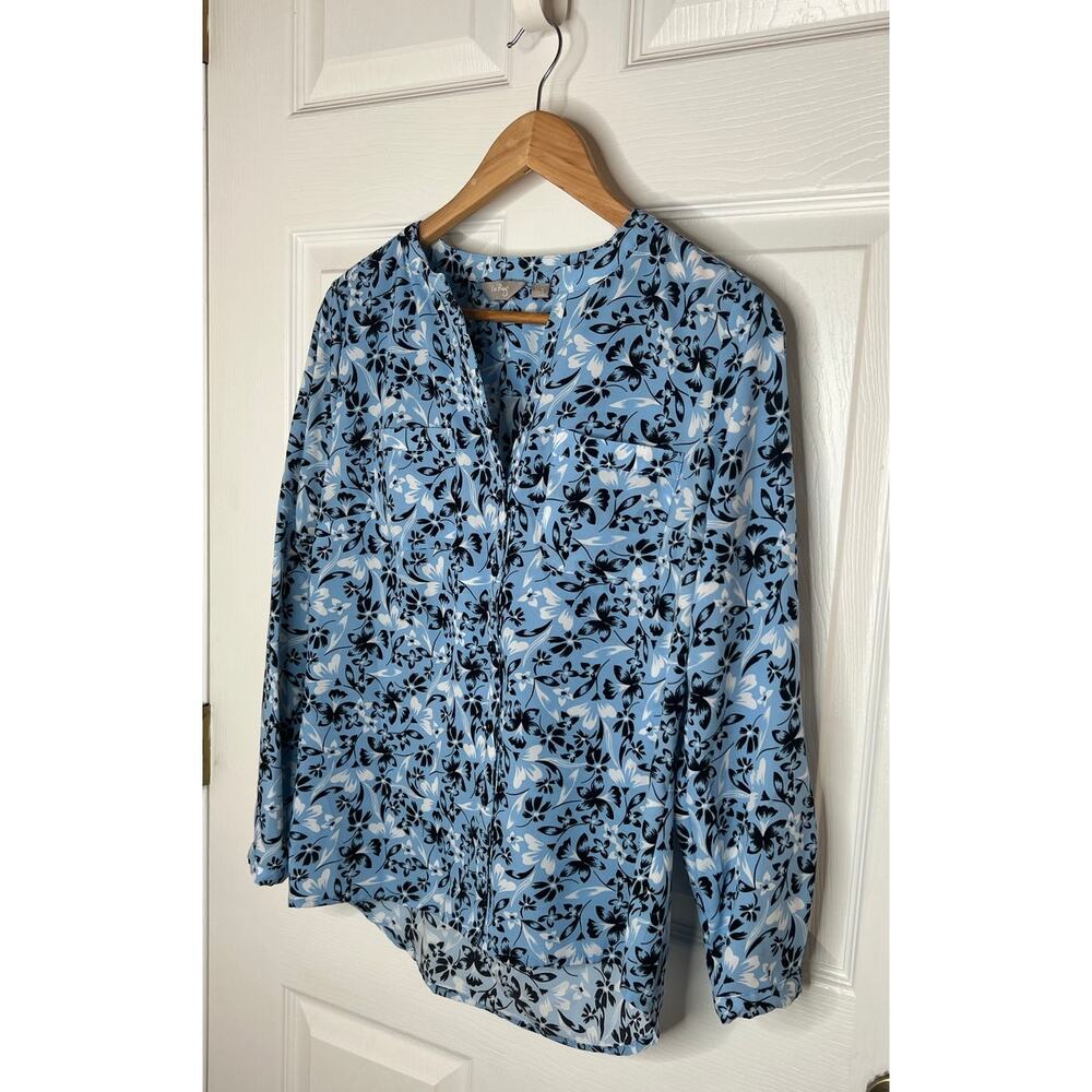 Coral Bay Women's Blue Floral Print Blouse Top Roll Tab Sleeves Size Small - Picture 3 of 8